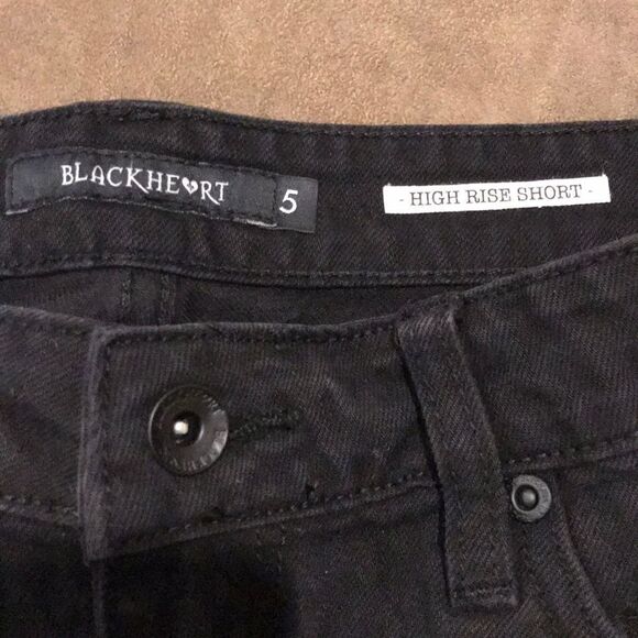 🔹NWOT Black Ripped Jean Shorts Junior’s Size 5 - Picture 4 of 8